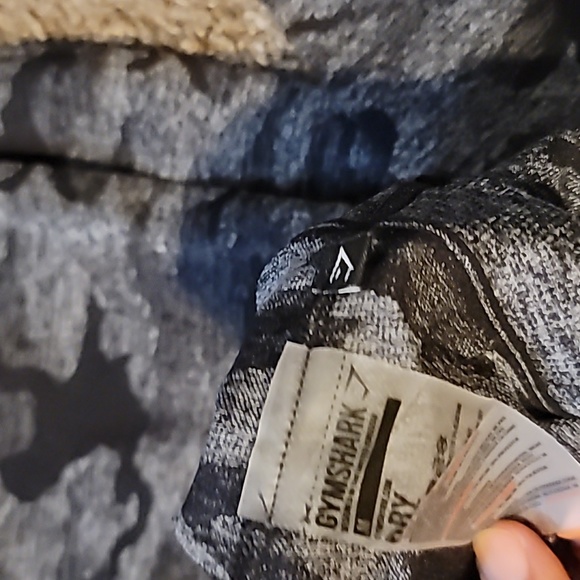 New Gymshark Camo Leggings - Picture 3 of 4